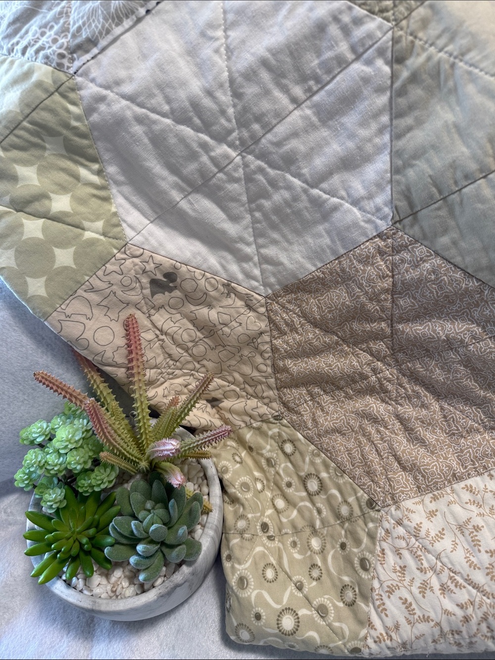 NWT Handmade hexagon neutrals throw quilt